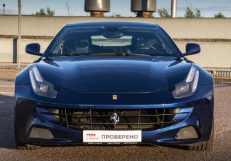 Подержанный автомобиль Ferrari FF 2015 года (4 фото)