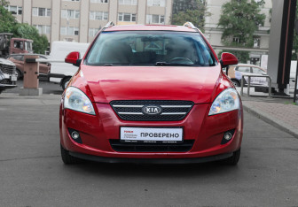 Подержанный автомобиль Kia Ceed Wagon 2008 года (2 фото)