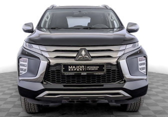 Подержанный автомобиль Mitsubishi Montero Sport 2023 года (2 фото)