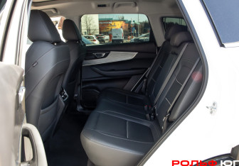 Подержанный автомобиль Geely Okavango 2024 года (8 фото)