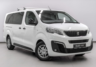 Подержанный автомобиль Peugeot Traveller 2022 года (3 фото)