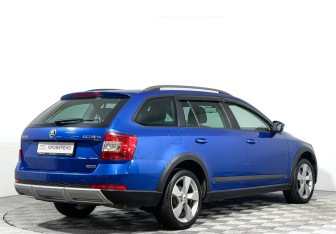 Подержанный автомобиль Skoda Octavia Wagon 2015 года (5 фото)