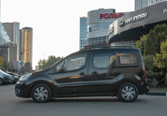 Подержанный автомобиль Citroen Berlingo 2014 года (6 фото)