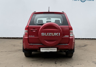 Подержанный автомобиль Suzuki Grand Vitara 2012 года (6 фото)