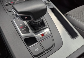 Подержанный автомобиль Audi SQ5 2019 года (25 фото)