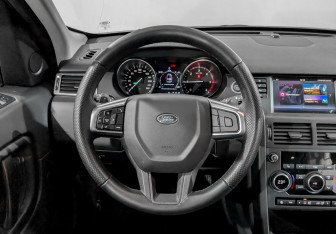 Подержанный автомобиль Land Rover Discovery Sport 2018 года (20 фото)