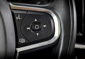 Подержанный автомобиль Volvo XC60 2019 года (30 фото)