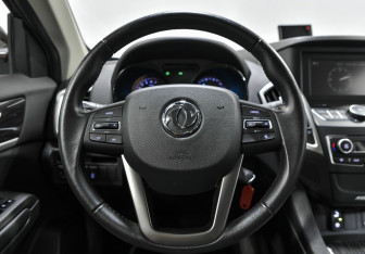 Подержанный автомобиль DongFeng AX7 2017 года (6 фото)