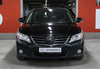 Подержанный автомобиль Toyota Camry Sedan 2011 года (2 фото)
