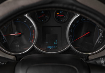 Подержанный автомобиль Chevrolet Cruze Sedan 2014 года (15 фото)