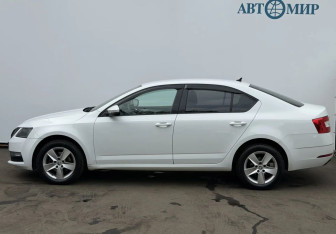 Подержанный автомобиль Skoda Octavia Liftback 2018 года (5 фото)