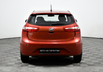 Подержанный автомобиль Kia Rio Hatchback 2014 года (6 фото)