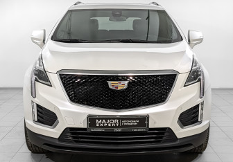 Подержанный автомобиль Cadillac XT5 2021 года (2 фото)