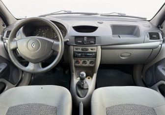 Подержанный автомобиль Renault Symbol 2008 года (12 фото)