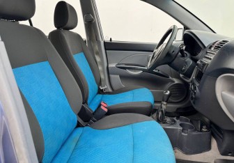 Подержанный автомобиль Kia Picanto 2006 года (10 фото)