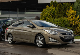Подержанный автомобиль Hyundai i40 Sedan 2012 года (2 фото)