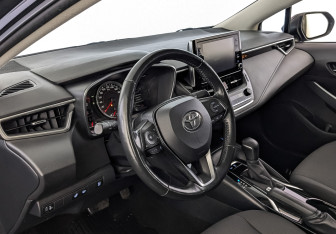 Подержанный автомобиль Toyota Corolla Sedan 2021 года (15 фото)