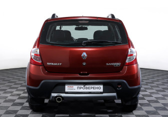 Подержанный автомобиль Renault Sandero 2011 года (6 фото)