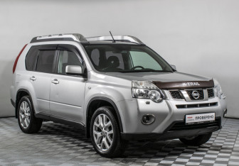 Подержанный автомобиль Nissan X-Trail 2013 года (3 фото)