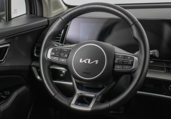 Подержанный автомобиль Kia Sportage 2025 года (15 фото)