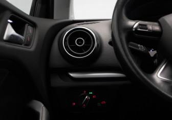 Подержанный автомобиль Audi A3 Hatchback 2013 года (14 фото)