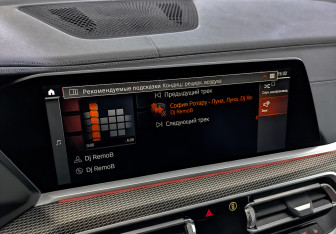 Подержанный автомобиль BMW X5 2021 года (26 фото)