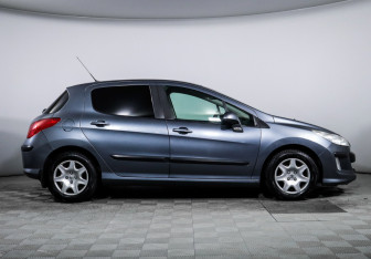 Подержанный автомобиль Peugeot 308 Hatchback 2011 года (4 фото)
