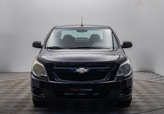 Подержанный автомобиль Chevrolet Cobalt Sedan 2013 года (8 фото)