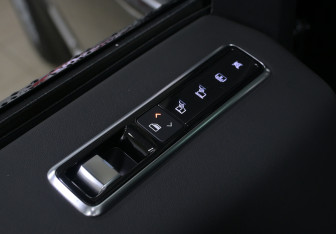 Подержанный автомобиль Land Rover Range Rover 2018 года (22 фото)
