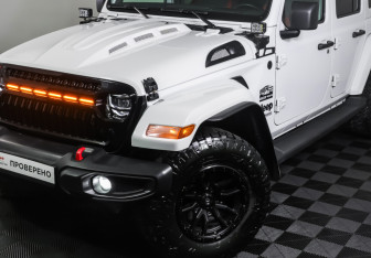 Подержанный автомобиль Jeep Wrangler 2022 года (22 фото)