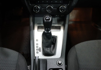 Подержанный автомобиль Skoda Octavia Liftback 2014 года (16 фото)