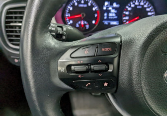 Подержанный автомобиль Kia Rio Hatchback 2020 года (26 фото)