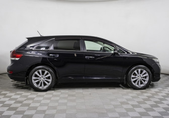 Подержанный автомобиль Toyota Venza 2013 года (4 фото)