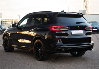 Подержанный автомобиль BMW X5 2019 года (8 фото)