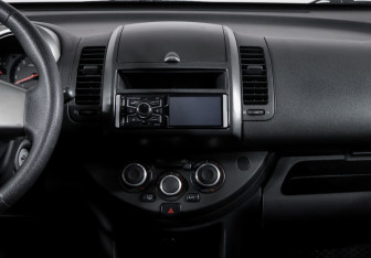 Подержанный автомобиль Nissan Note 2007 года (12 фото)