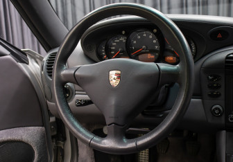 Подержанный автомобиль Porsche 911 Coupe 1999 года (16 фото)