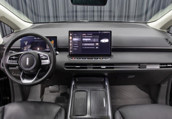 Подержанный автомобиль Wey 80 2024 года (16 фото)