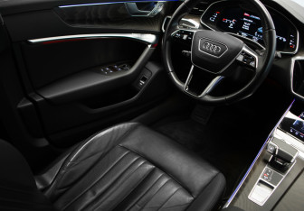 Подержанный автомобиль Audi A6 Sedan 2020 года (19 фото)