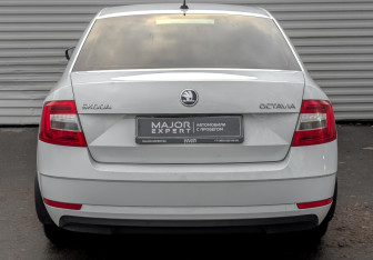 Подержанный автомобиль Skoda Octavia Liftback 2018 года (6 фото)