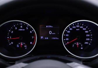 Подержанный автомобиль Kia Ceed Hatchback 2019 года (12 фото)
