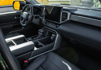 Подержанный автомобиль Toyota Tundra 2022 года (7 фото)