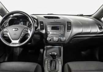 Подержанный автомобиль Kia Cerato Sedan 2013 года (7 фото)
