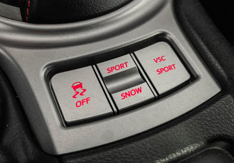 Подержанный автомобиль Toyota GT86 2012 года (14 фото)