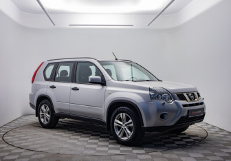 Подержанный автомобиль Nissan X-Trail 2012 года (3 фото)