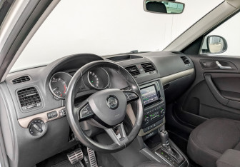 Подержанный автомобиль Skoda Yeti 2017 года (16 фото)