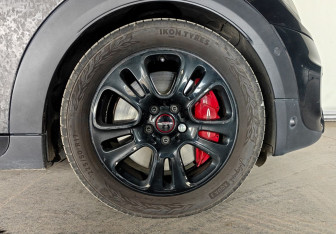 Подержанный автомобиль MINI Hatch 2020 года (21 фото)