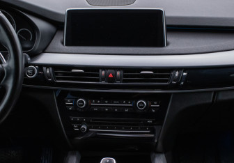 Подержанный автомобиль BMW X5 2018 года (14 фото)