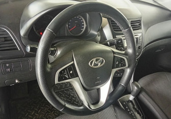 Подержанный автомобиль Hyundai Solaris Sedan 2014 года (12 фото)