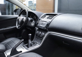 Подержанный автомобиль Mazda 6 Sedan 2010 года (11 фото)