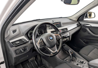 Подержанный автомобиль BMW X1 2019 года (16 фото)